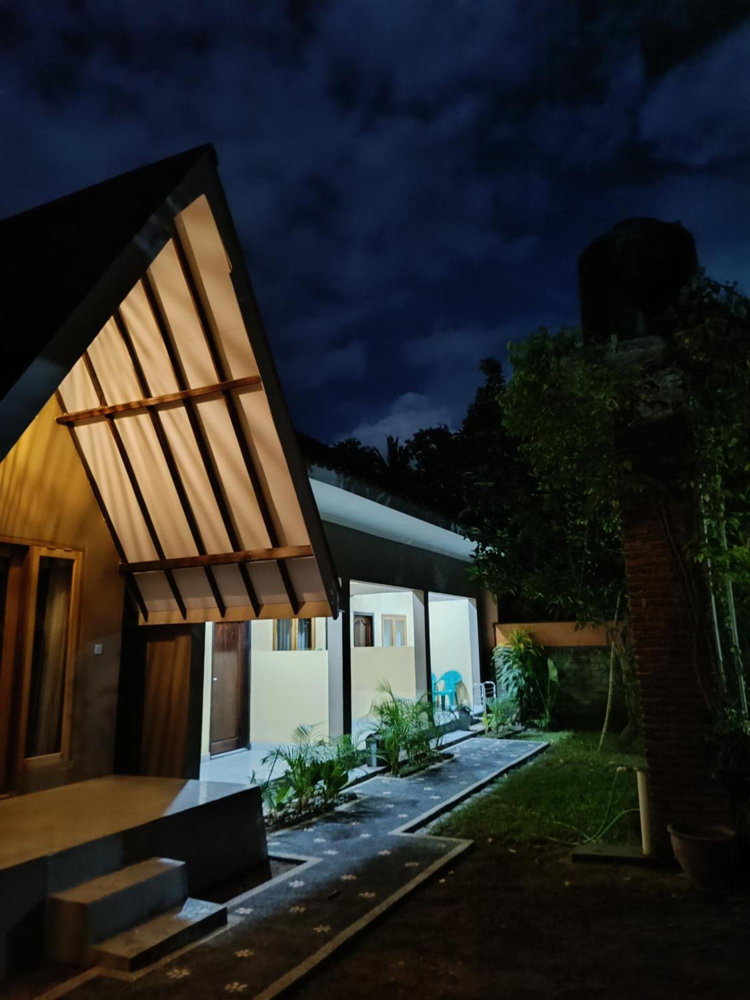 Honey Home Kuta  Exterior photo